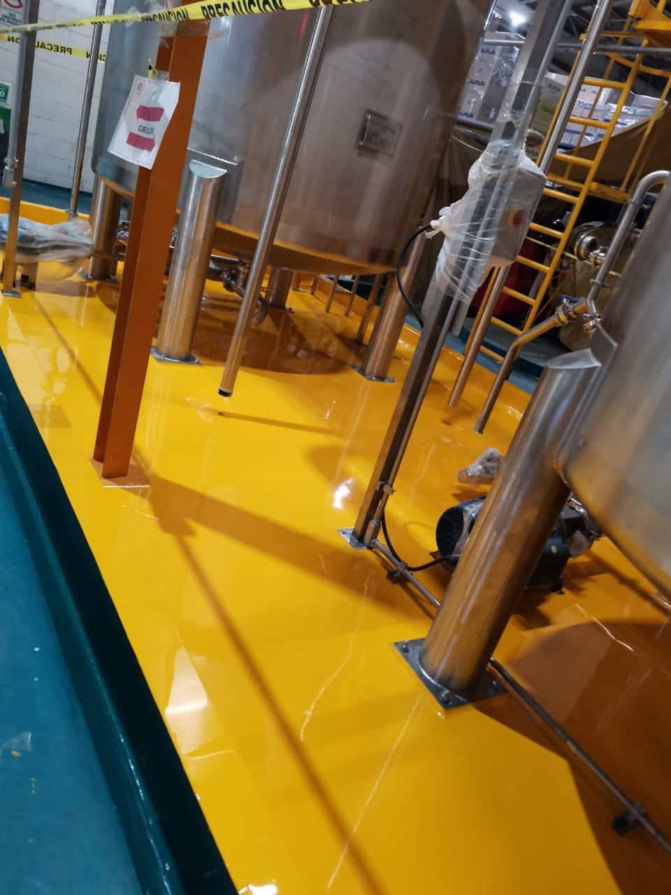 Piso autonivelante área de producción