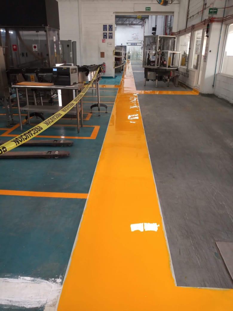 Piso epóxico planta industrial