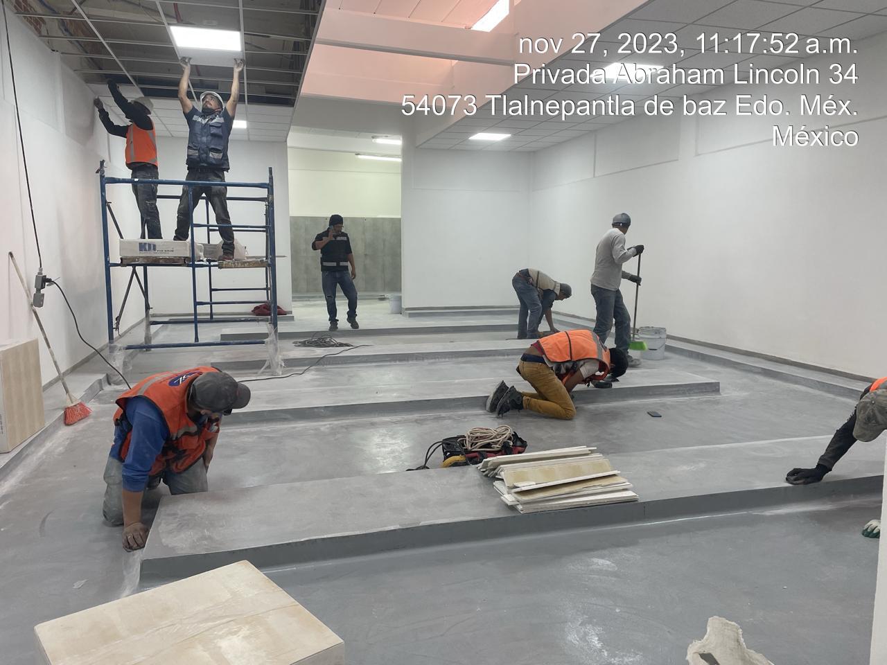 Área de producción con piso epóxico